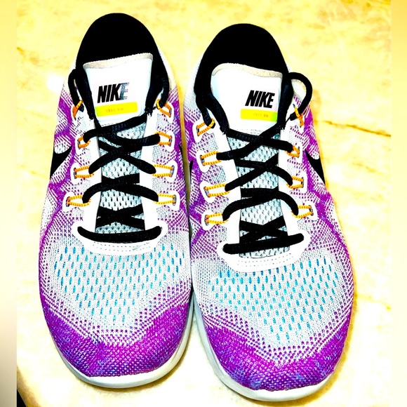 Nike FreeRN sneakers - Picture 3 of 9